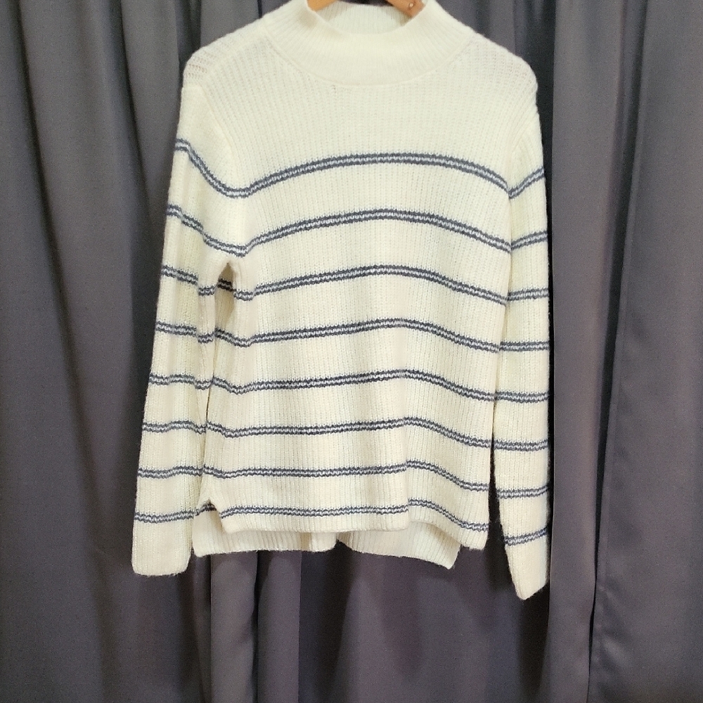 Cozy Striped Crewneck Sweater - Cream with Navy Stripes